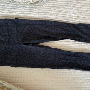 Lululemon Black Leopard Print cropped leggings